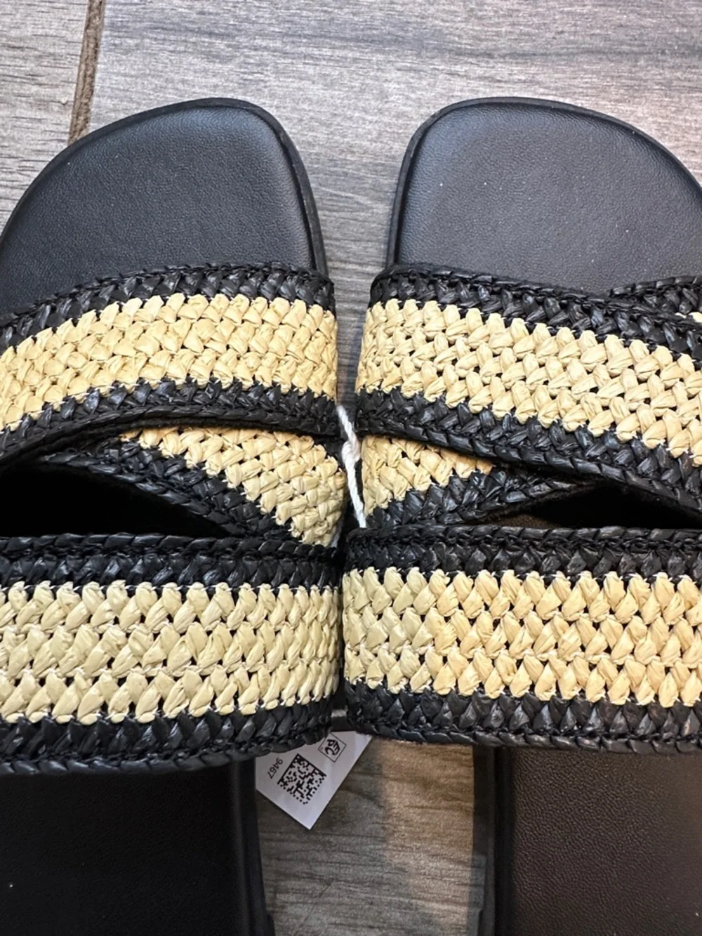American Eagle Outfitters Black and Straw Woven Slide Sandals NWT 11 M - Picture 3 of 5